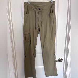 Columbia Women’s Cargo Omni Shield Advanced Repellancy Pants Olive Green